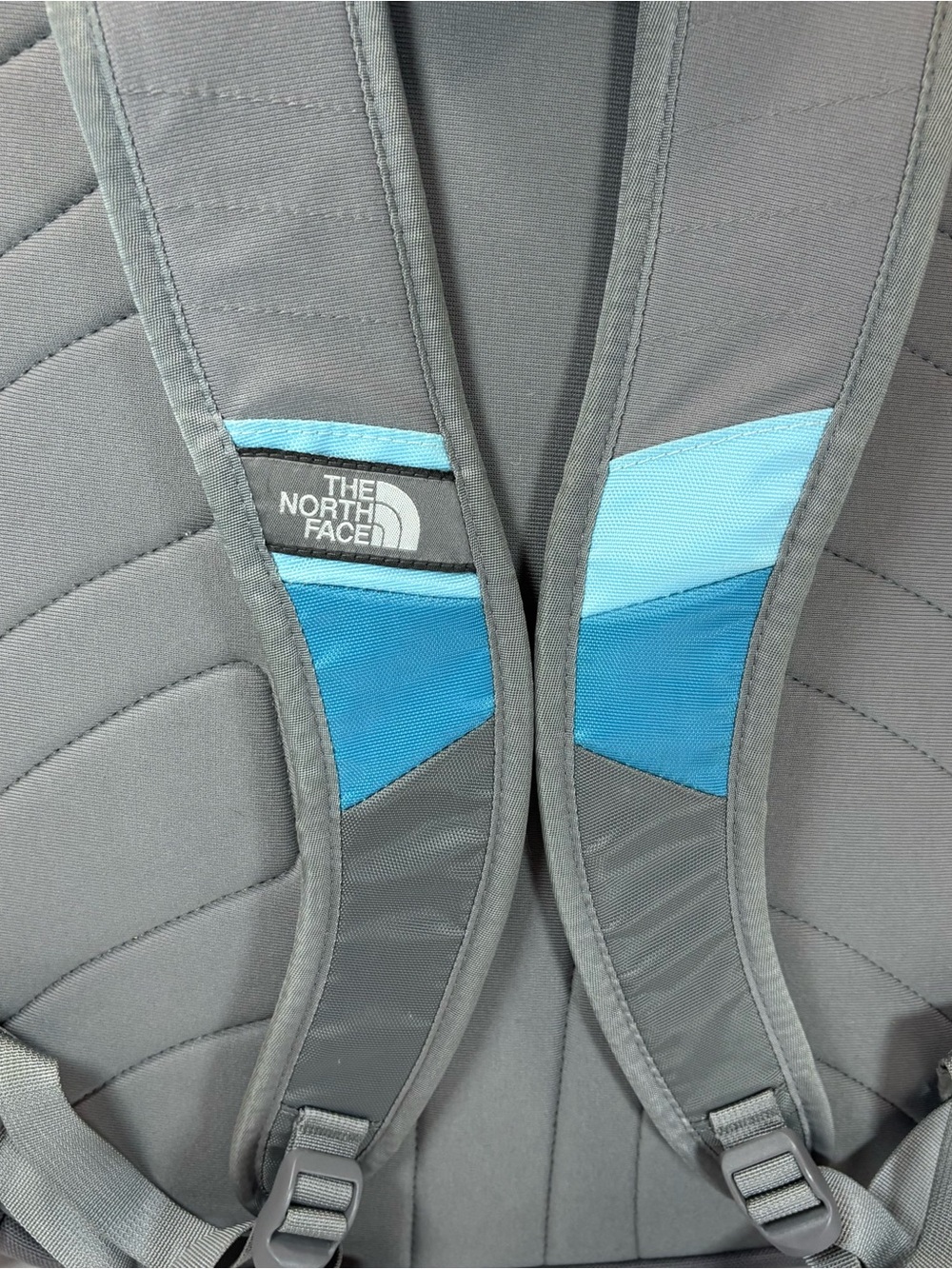 The North Face Blue Gray Jester Backpack Bungee Cord Hiking Outdoor Daypack Read - Picture 8 of 14